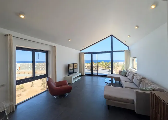 Sea & Golf Views 2Br Villa With Free Beach & Pool Access